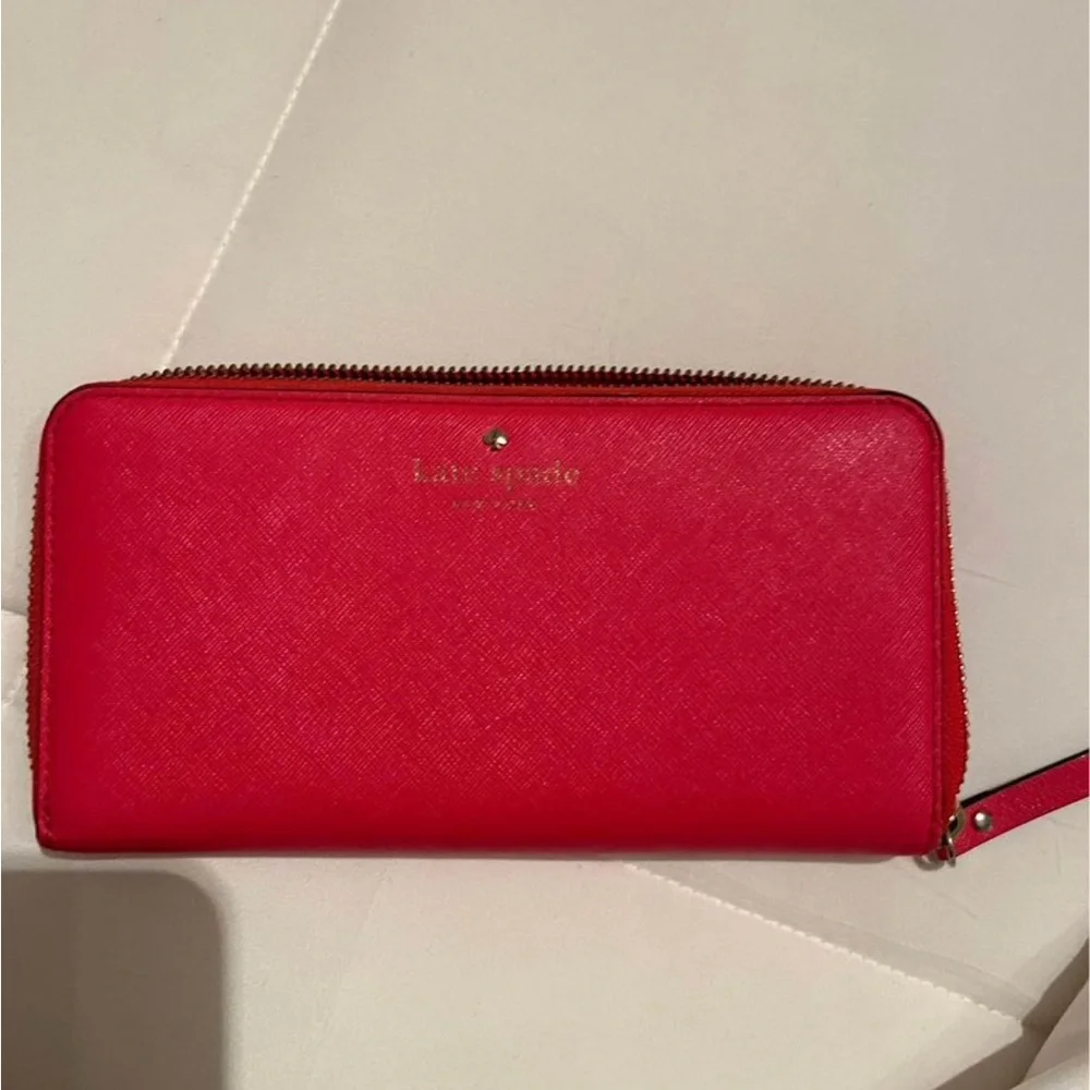 Kate Spade Wallet - Picture 1 of 3